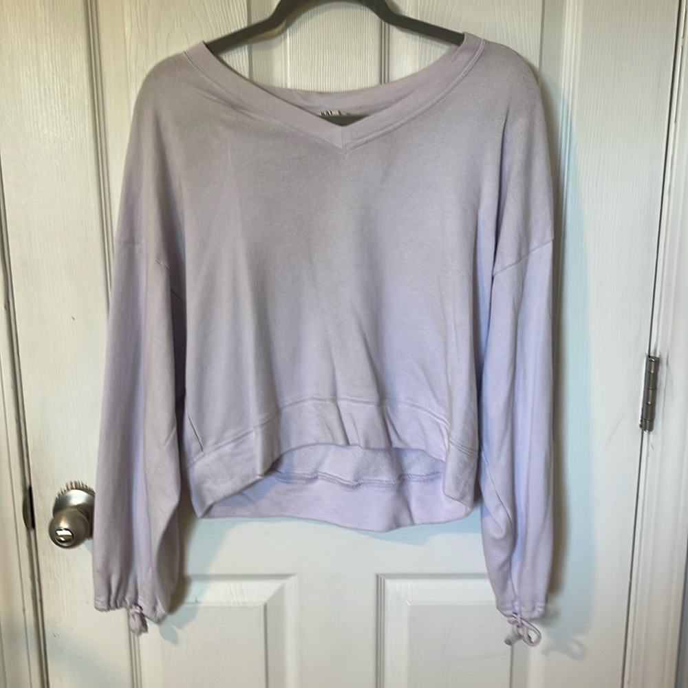 Xsmall long sleeve cropped sweater from Gap. Light purple.